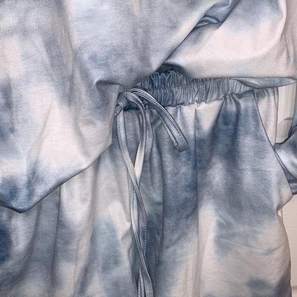 Tie dye long sleeve top and shorts co-ord. 100% polyester - Picture 4 of 4